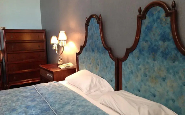 Hotel Castille