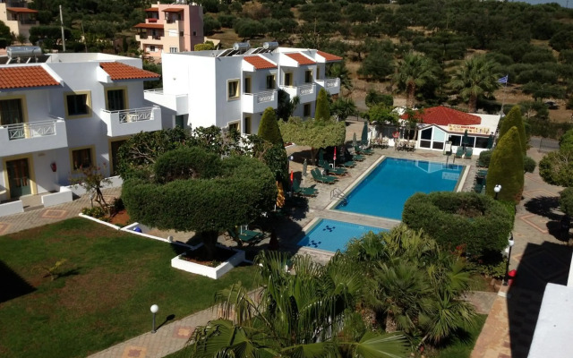 Nikolas Villas Apartments