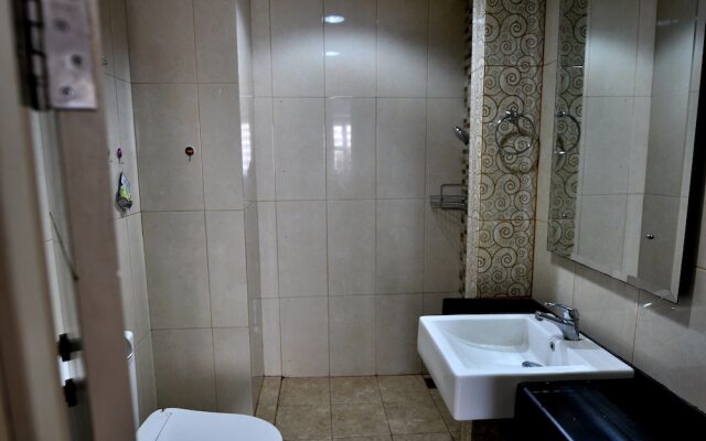 Quiet 3BRs pool and lake view