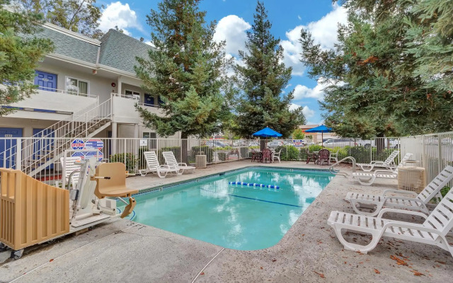 Motel 6 Rohnert Park, CA