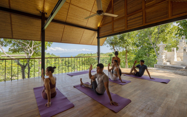 Deep Roots Dive & Yoga Resort