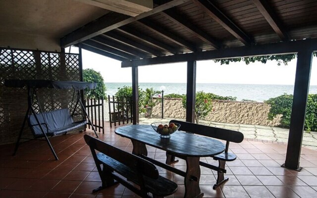 Casa la conchiglia sulla spiaggia