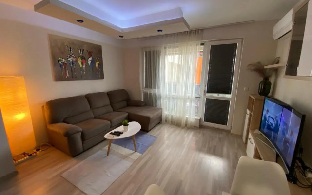Modern & Central 1BR Apartment with lovely terrace