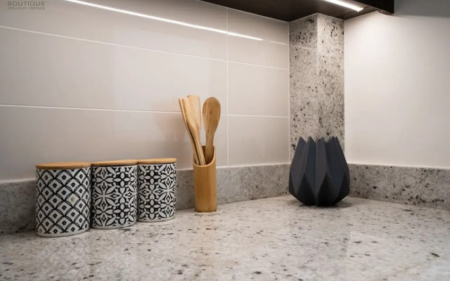 Aya - Fancy One Bedroom Apartment in Downtown Dubai