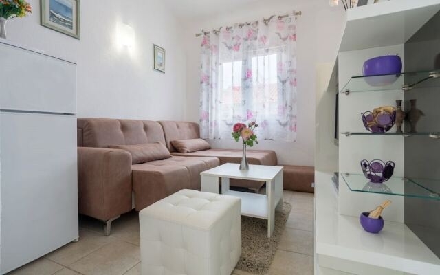 Holiday House Little Desire