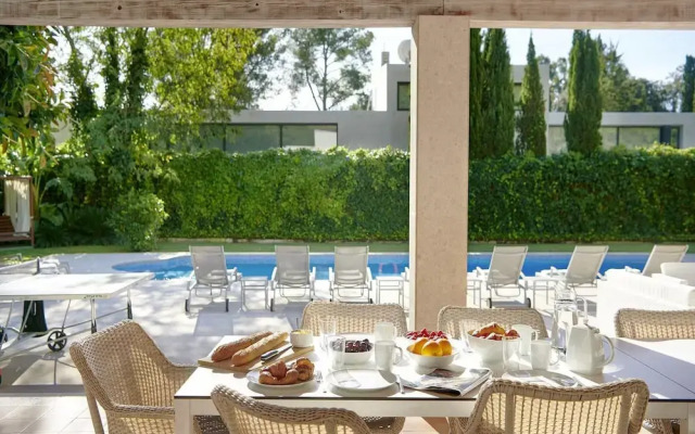 Villa on the Foot of La Font Hills