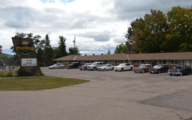Pinewood Inn Canada