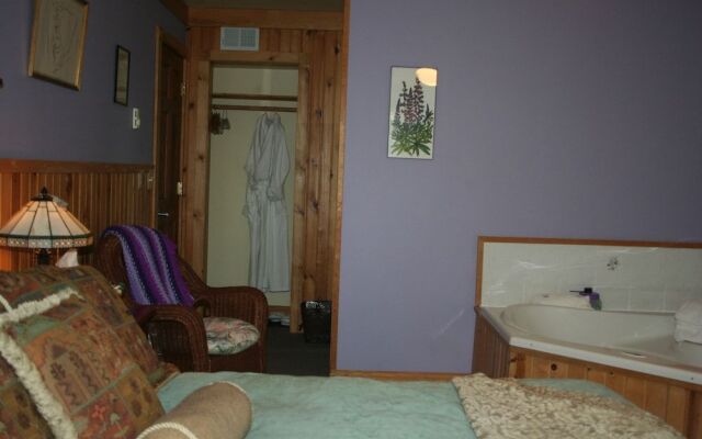 Poplar Creek Guesthouse Bed & Breakfast