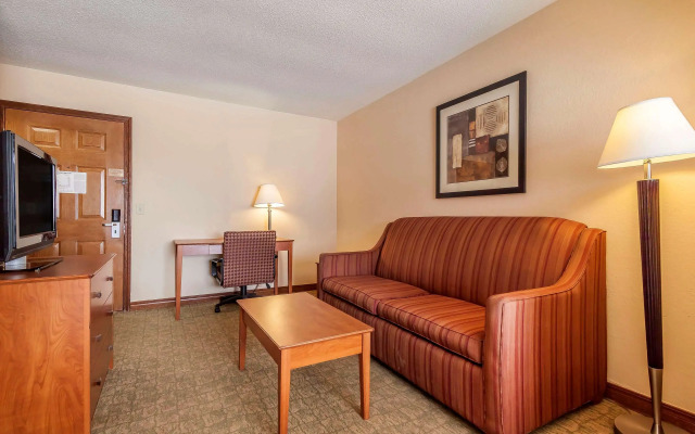 Quality Inn & Suites Owasso US-169