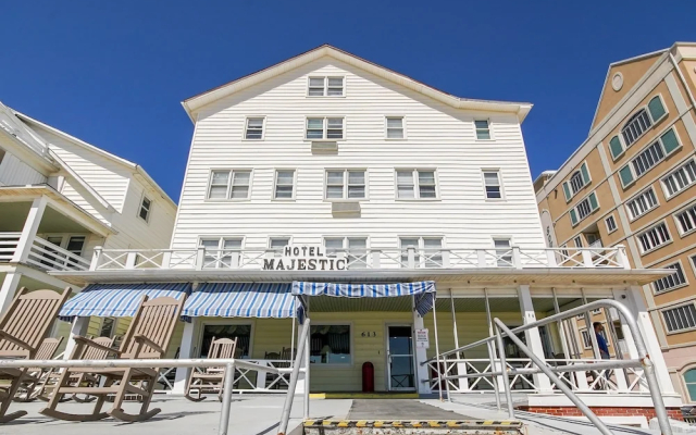 Majestic Hotel & Apartments
