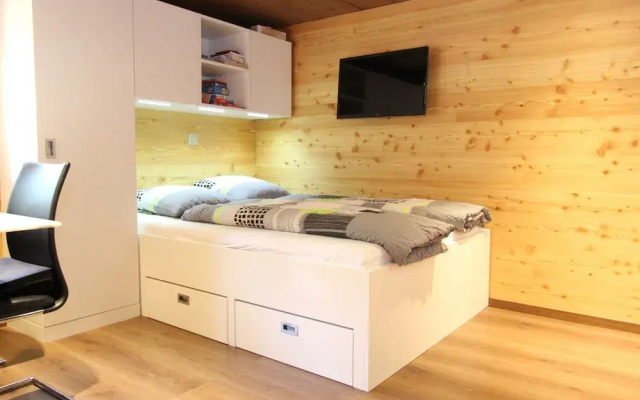 Mountain View Holiday Home in Binntal near Lengtal Deck