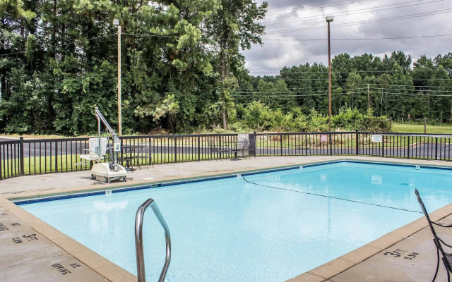 Red Roof Inn Sanford