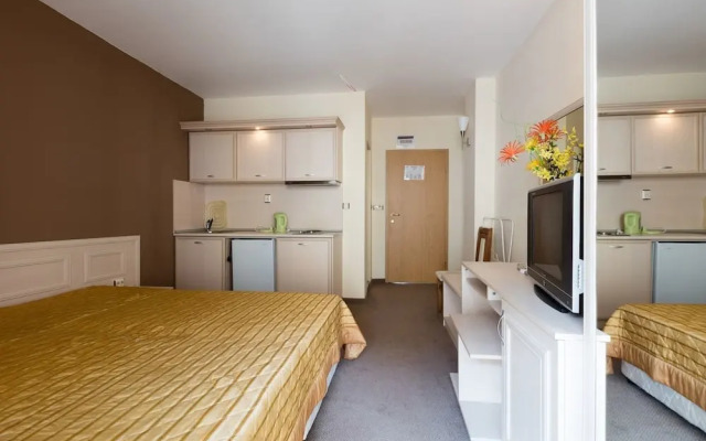 Quiet Studio in Avalon Complex