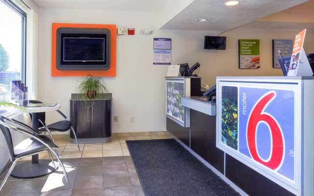 Motel 6 Medford, OR