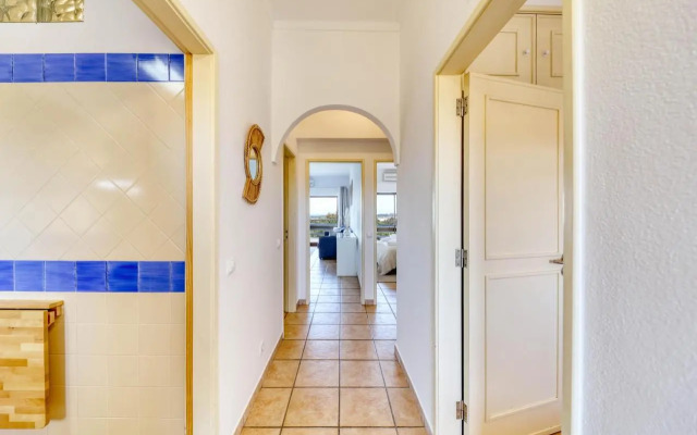 T2 renovated with ocean view Vilamoura
