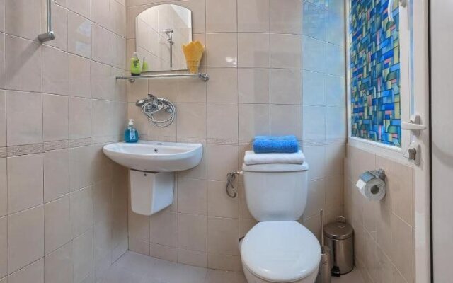 Guest House 32