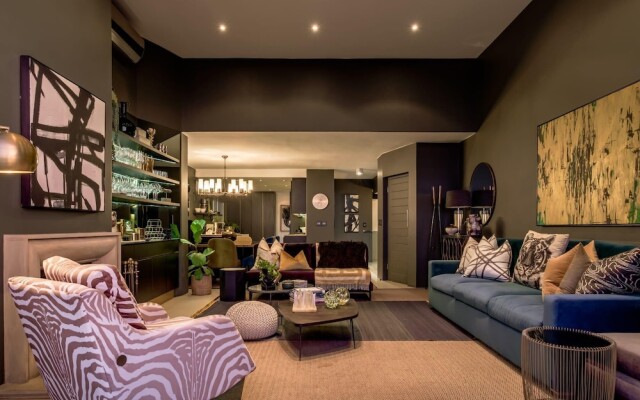 Beautifully Designed Villa w Sweeping Views Belle View