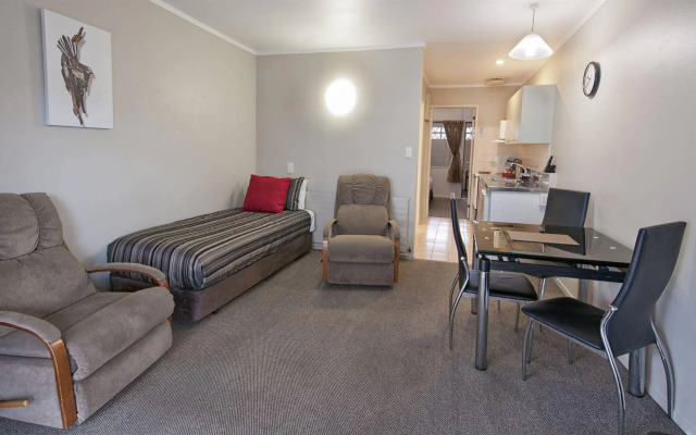 Sport of Kings Motel