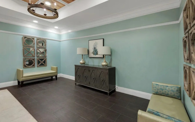 Warm and Inviting 1 Bd 1 Ba Condo With Breathtaking Gulf Views