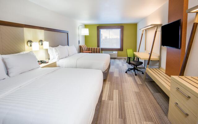 Holiday Inn Express & Suites Pahrump by IHG