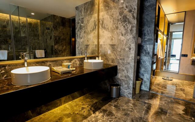 Rhombus Park Aura Chengdu Hotel