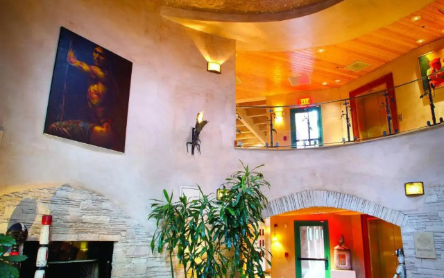 El Monte Sagrado Living Resort & Spa