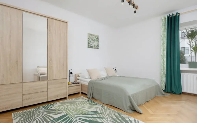 Apartment Near the Old Town by Renters
