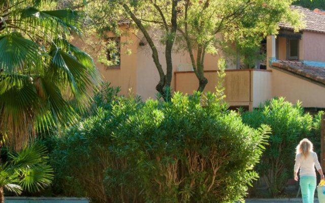 Marina Hotel Club