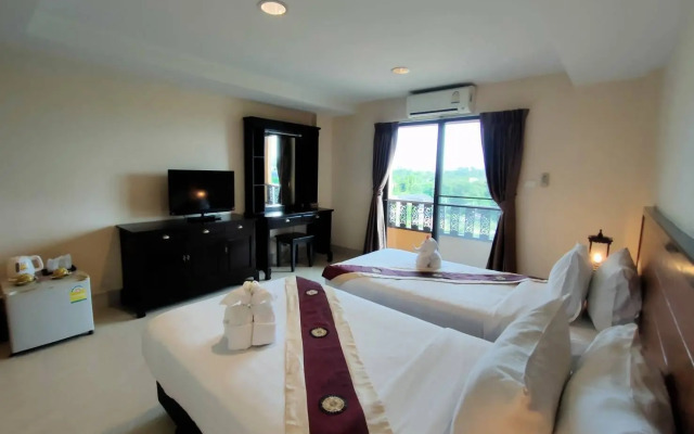 Rayong Lanna Hotel