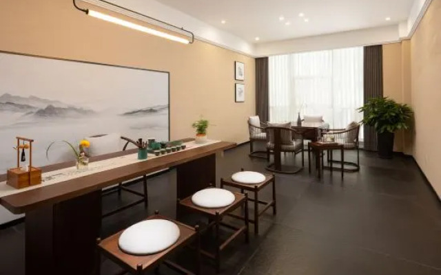 Renwen Huadian Hotel