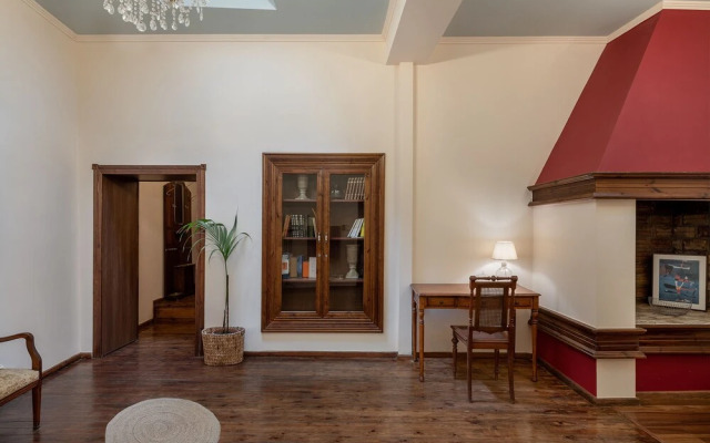 Old Town Suites