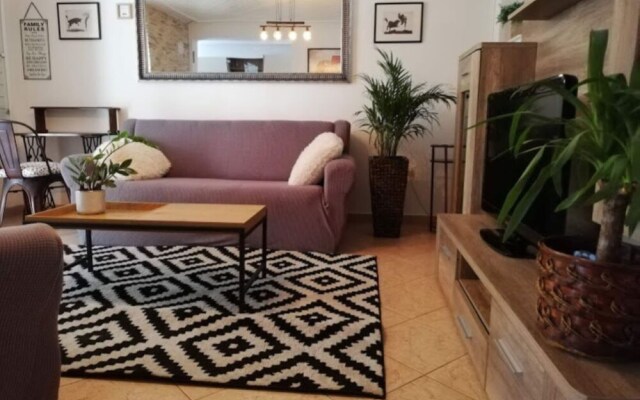Apartment Peaceful Green Oasis