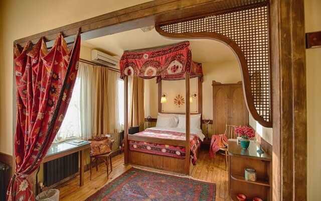 Hotel Empress Zoe
