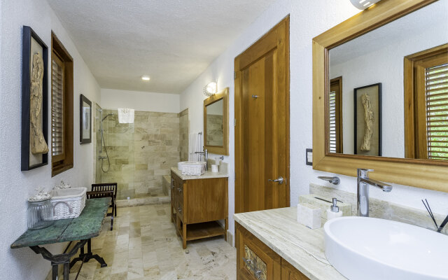 Luxury Villa at Cap Cana Resort - Chef Maid Butler and Golf Cart are Included