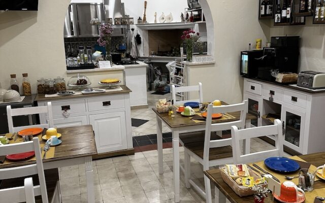 Domo Achenza Guesthouse