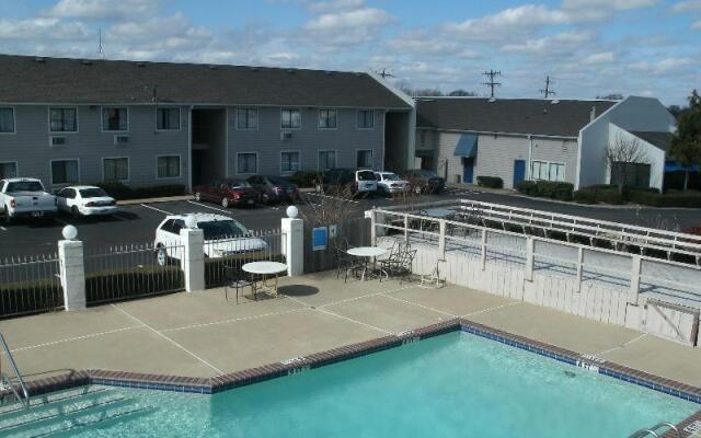 Motel 6 Millington, TN