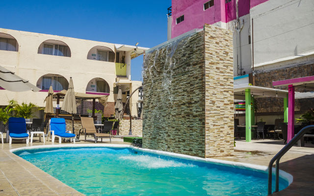 Capital O Hotel Dos Mares, Cabo San Lucas