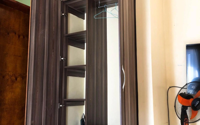 Cozy Bukoto Studio, unlimited WiFi, Netflix & Close to Acacia
