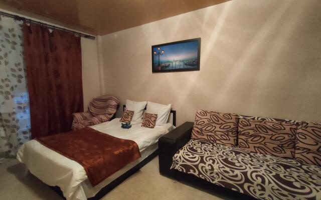 День и ночь на улице Краснознамённая