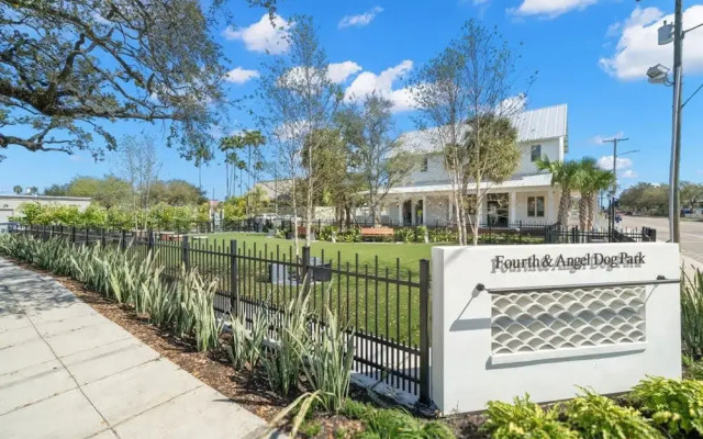 Casa Julieta Luxury Ybor-themed Studio