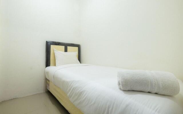 Comfortable 2BR Green Pramuka Apartment