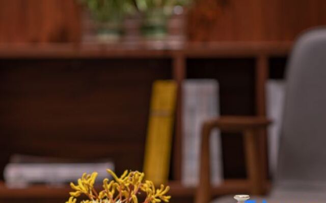 WuYu Hotel（Beibei District Government Zhuang Yuan Bei Light Rail station)