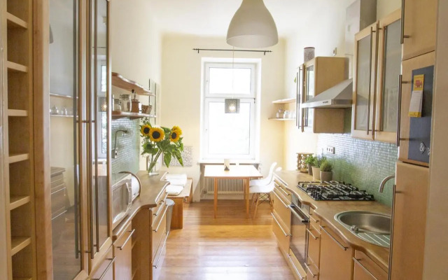 Sunny Apartment near Belvédère Castle