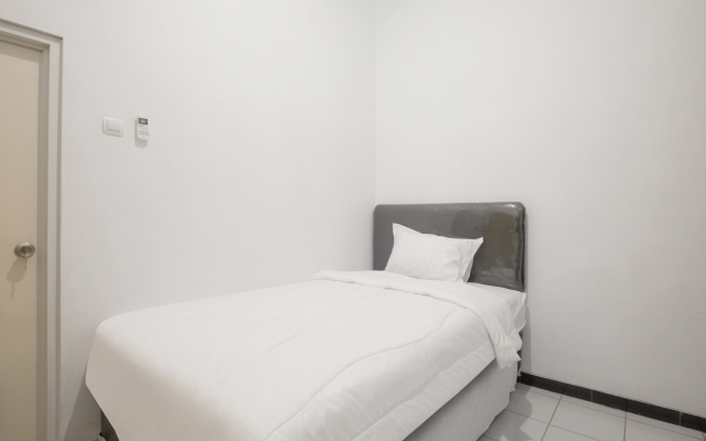 OYO 3467 White Residence