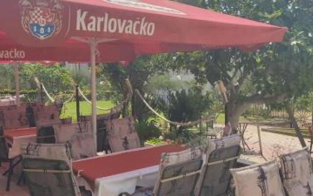 Apartmani Sutic & Restaurant San