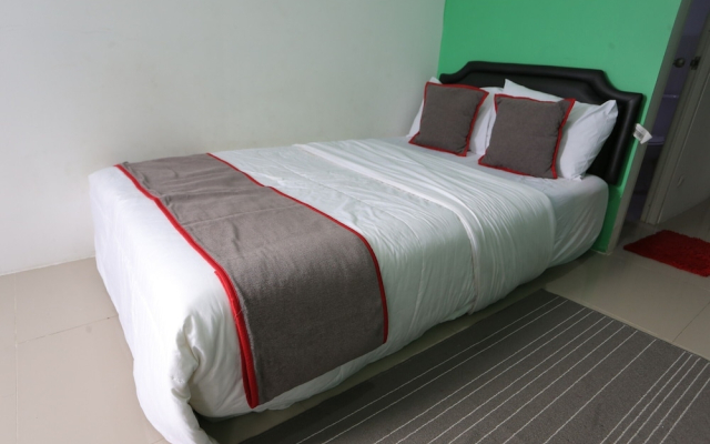Collection O 93750 Luxury Rooms @ Urbantown Serpong