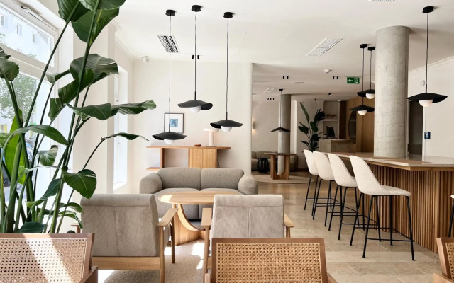 ADELANTE Boutique Hotel