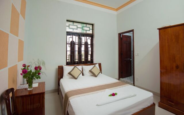 The Moon River Homestay & Villa