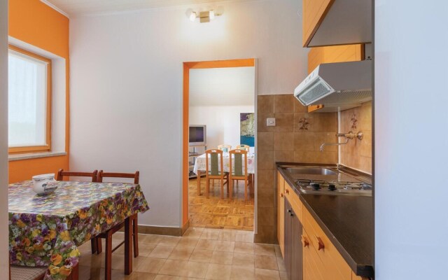 Stunning Home in Tar With Wifi and 4 Bedrooms