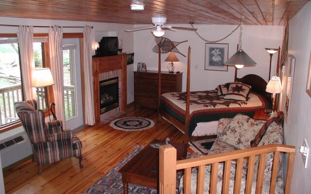 Westwind Inn on the Lake